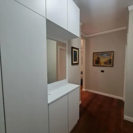 Iggy's Apartment